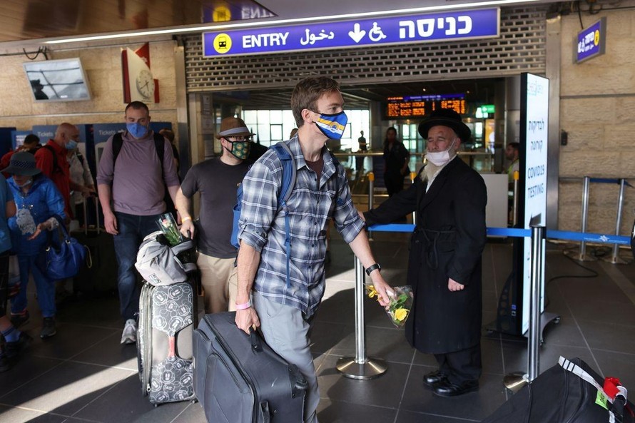 Du khách nước ngoài đến Israel hồi tháng 5/2021. Nguồn: Reuters