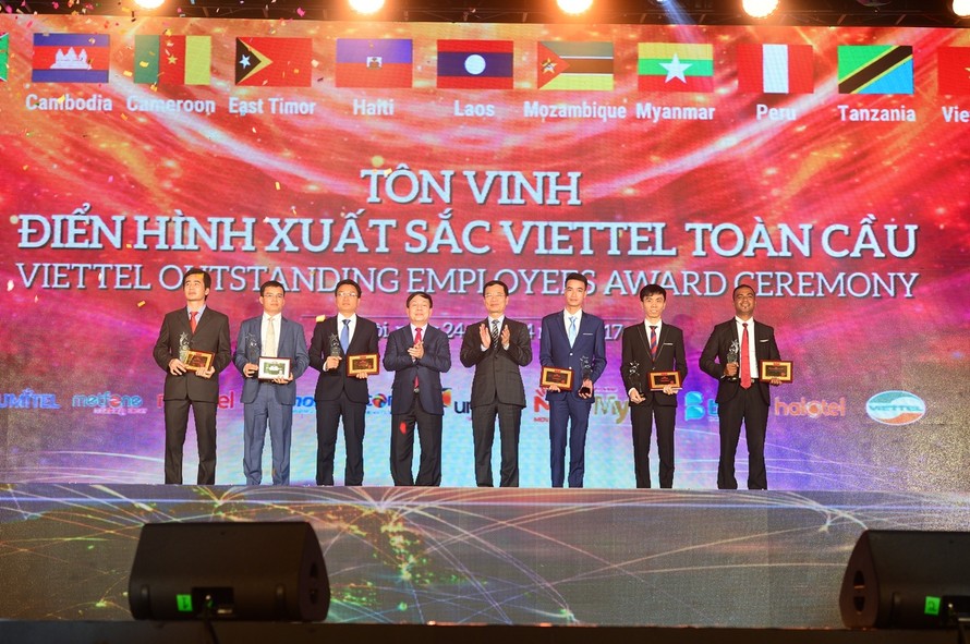Tối ngày 24/04/2017, tại Hà Nội, Tập đoàn Viễn thông Quân đội (Viettel) đã tổ chức Hội nghị tôn vinh Điển hình xuất sắc toàn cầu trong năm 2016.