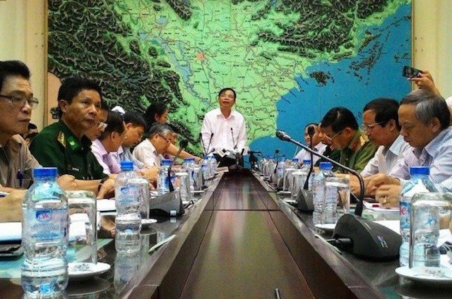 Bộ trưởng Nguyễn Xuân Cường chỉ đạo cuộc họp khẩn ứng phó bão số 10, ảnh Danviet.vn