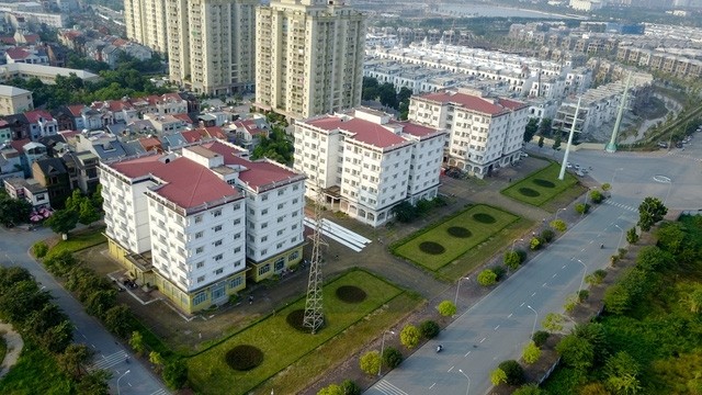 Ba tòa chung cư ở khu đô thị Sài Đồng trước đề xuất phá bỏ (Ảnh: Toàn Vũ)