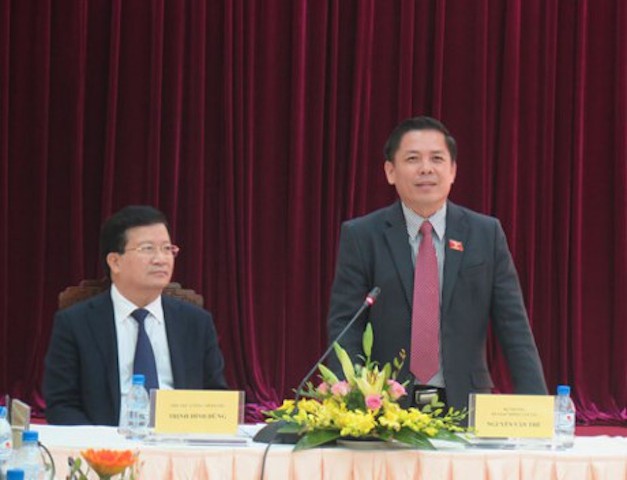 Phó Thủ tướng nhắc Bộ trưởng Giao thông ưu tiên việc mở rộng sân bay Tân Sơn Nhất