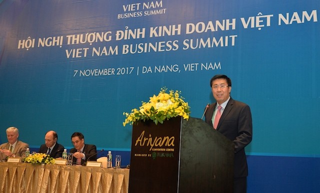 Ông Lê Thành Trung, Phó TGĐ HDBank chia sẻ về hỗ trợ doanh nghiệp nhỏ tiếp cận vốn vay tại sự kiện Hội nghị thượng đỉnh kinh doanh