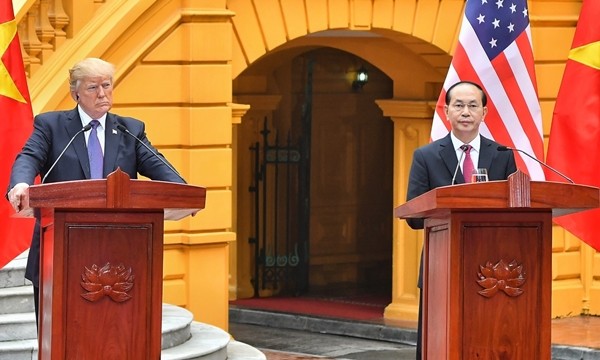Chủ tịch nước Trần Đại Quang và Tổng thống Mỹ Donald Trump họp báo chung tại Phủ chủ tịch. Ảnh: Giang Huy.- VNE