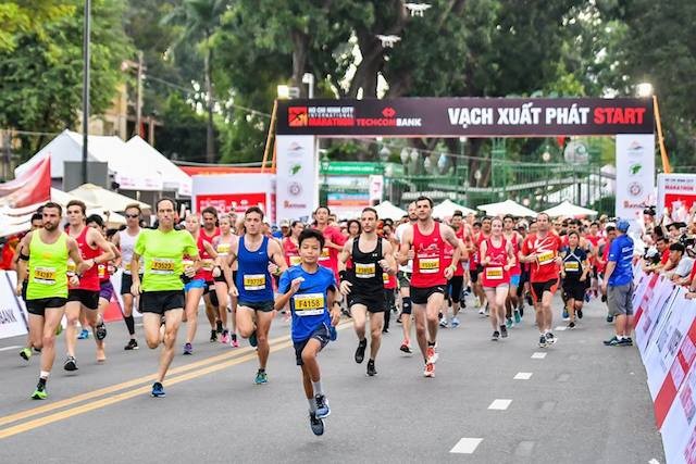 Hơn 5.000 vận động viên chuyên nghiệp và không chuyên tham gia giải Marathon quốc tế TP.HCM Techcombank 2017 
