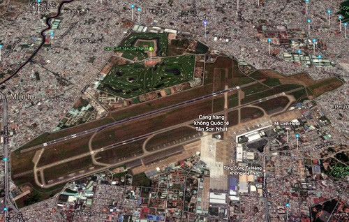Sân bay Tân Sơn Nhất nhìn từ trên cao. Ảnh: Google maps
