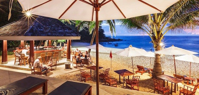 Ocean Bar và Beach Bar với góc mở 270 độ cho bạn một tầm nhìn hoàn hảo ra biển Hải Ninh