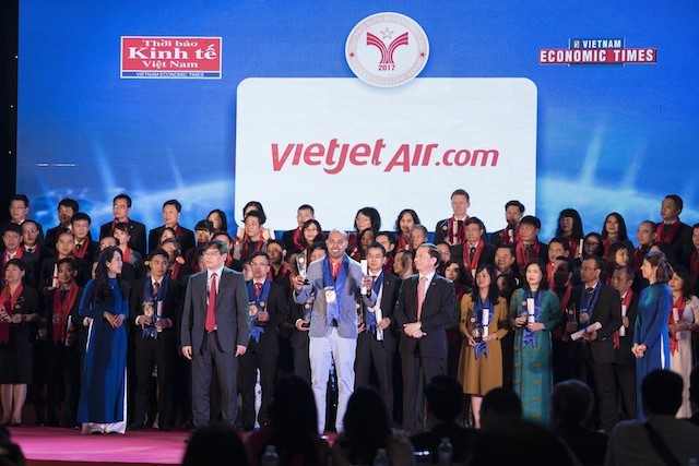 Vietjet được vinh danh Top 10 Doanh nghiệp Phát triển Uy tín nhất Việt Nam