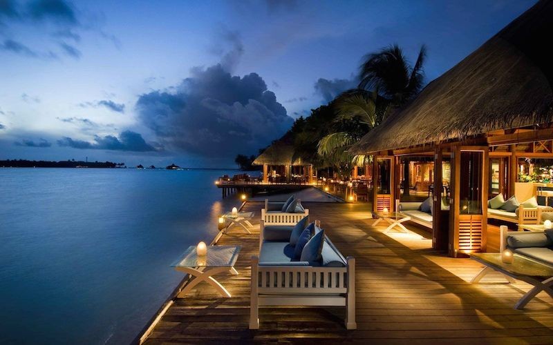 Với gói SHKN của FLC Holiday, bạn có thể có cơ hội nghỉ dưỡng ở Resort 5 sao Conrad Maldives Rangali Island (đối tác của RCI tại Maldives)