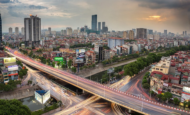 Tốc độ phát triển đô thị, kinh tế tại Hà Nội luôn ở mức cao khiến quỹ đất sạch để xây dựng BĐS tại đây ngày càng hạn hẹp.