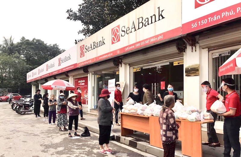 SeABank trao tặng 35,2 tấn gạo cho người nghèo trên toàn quốc trong mùa dịch Covid-19