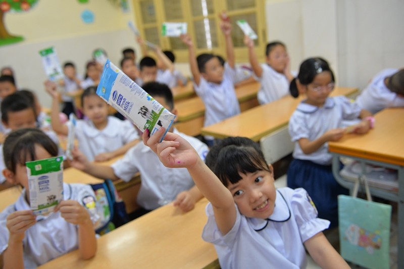 Học sinh Hà Nội hào hứng với sữa học đường