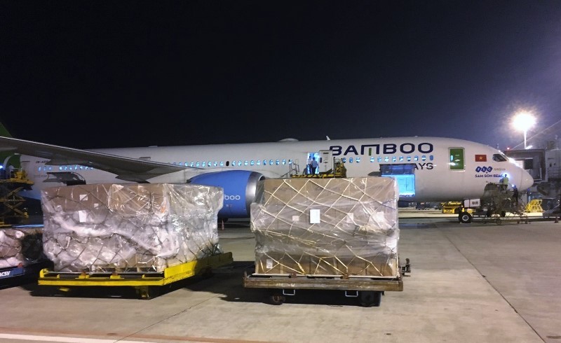 Bamboo Airways tặng vé tất cả tổ chức, cá nhân hoạt động thiện nguyện hỗ trợ đồng bào bị lũ lụt miền Trung