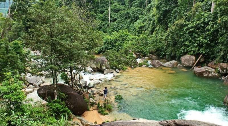 Lang Chánh được biết tới là vùng còn nhiều diện tích rừng tự nhiên cùng cảnh quan hoang sơ để làm du lịch sinh thái, ảnh Thác Ma Hảo.