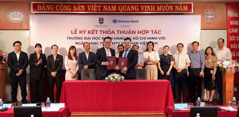 Lễ ký kết hợp tác được tổ chức tại Hội trường của Trường Đại học Ngân hàng TP.HCM, số 36 Tôn Thất Đạm, Phường Nguyễn Thái Bình, Quận 1, TP.HCM.