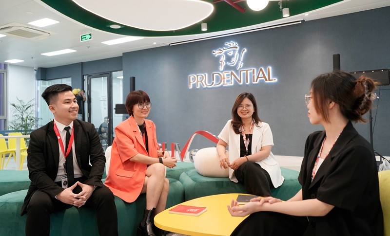 Prudential khai trương Trung tâm Chăm sóc Khách hàng mô hình mới đầu tiên tại Đà Nẵng.