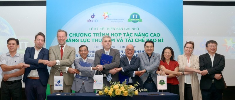 FrieslandCampina Việt Nam bắt tay cùng công ty Giấy Đồng Tiến Bình Dương và công ty Cơ khí Xây dựng Trường Thịnh nâng cao năng lực thu gom và tái chế bao bì, chủ động thực thi EPR 