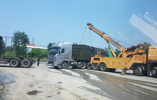 Quảng Bình: Đã cưỡng chế chiếc xe siêu tải trọng 