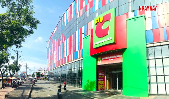 Hệ thống siêu thị Big C sau khi về tay người Thái đã vướng lùm xùm “ngưng nhập hàng dệt may Việt Nam”. Ảnh: Ngọc Giàu 