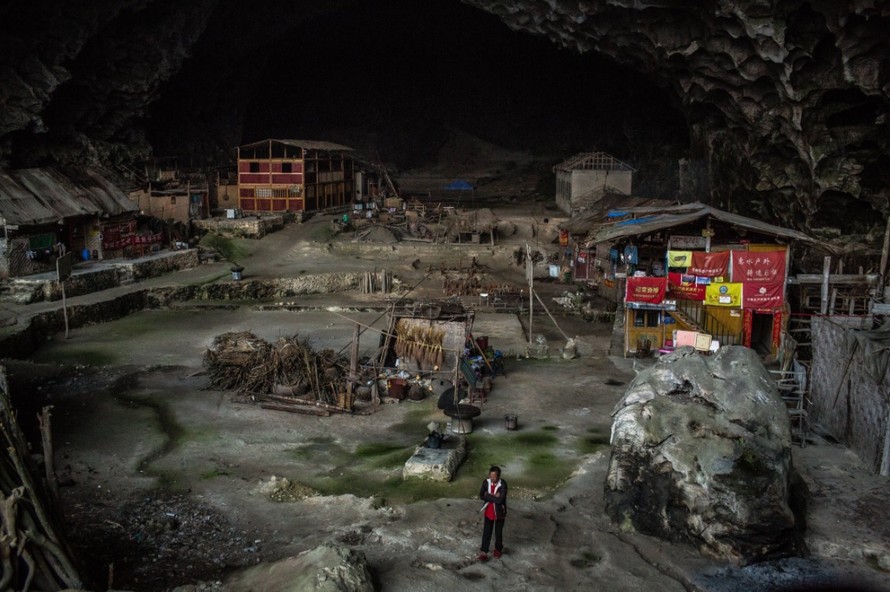 Cộng đồng sinh sống trong hang động Zhong, tỉnh Quý Châu, Trung Quốc. (Nguồn: NYTimes)