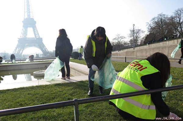 Học người Pháp 'quét' rác nhựa ra khỏi đất nước