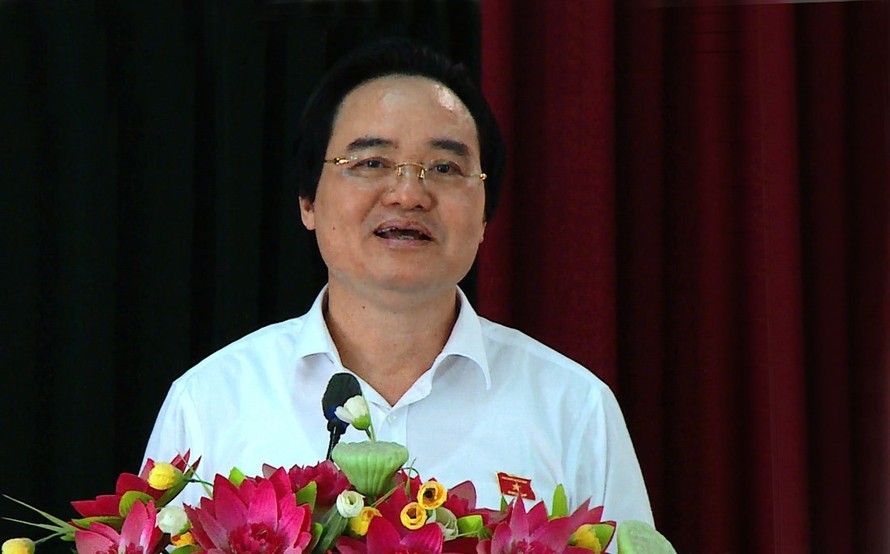 Bộ trưởng Bộ Giáo dục và Đào tạo Phùng Xuân Nhạ.
