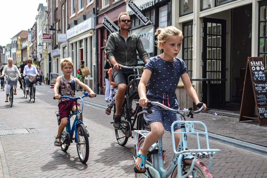 Già, trẻ, trai, gái, lớn, nhỏ đều sử dụng xe đạp. (Nguồn: Getty).