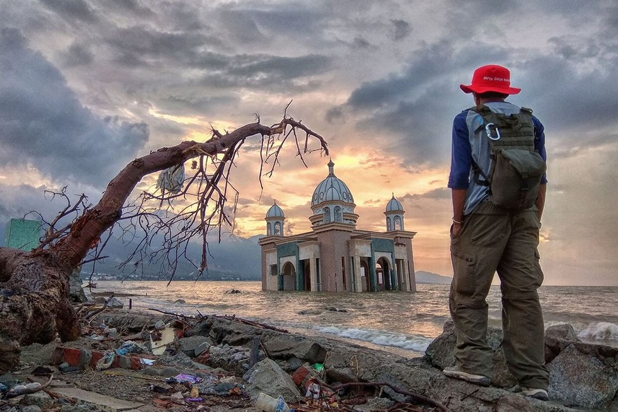 Sóng thần ập vào Bali ở thời điểm cuối năm 2018.