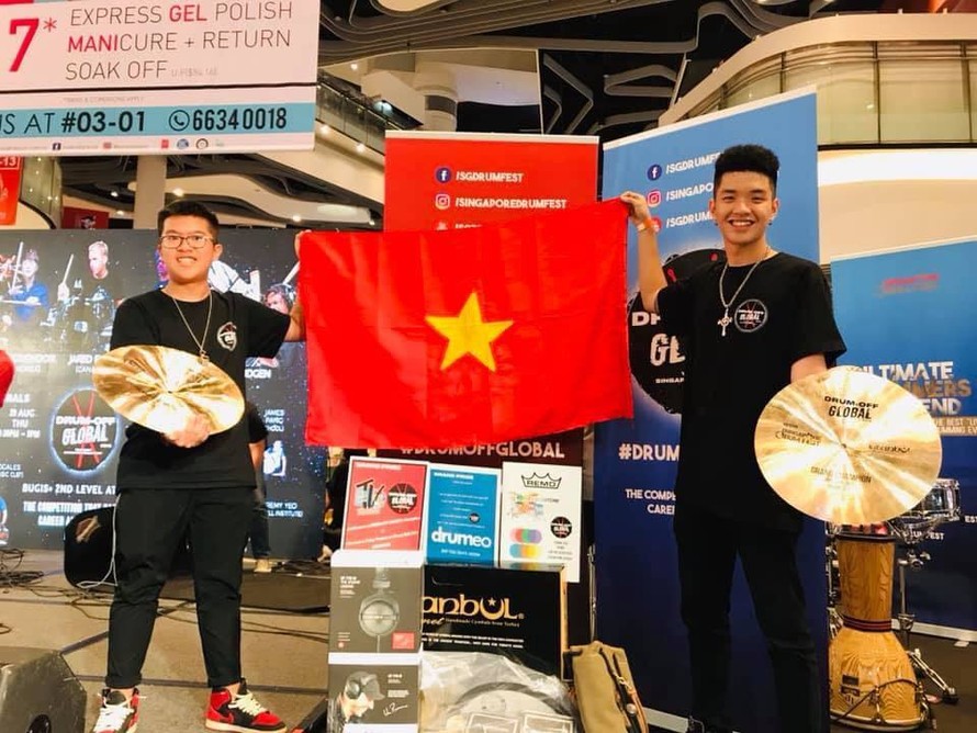 Nguyễn Đức Minh Dương và Phạm Duy Anh xuất sắc đoạt giải quán quân cuộc thi Drum Off Global 2019.
