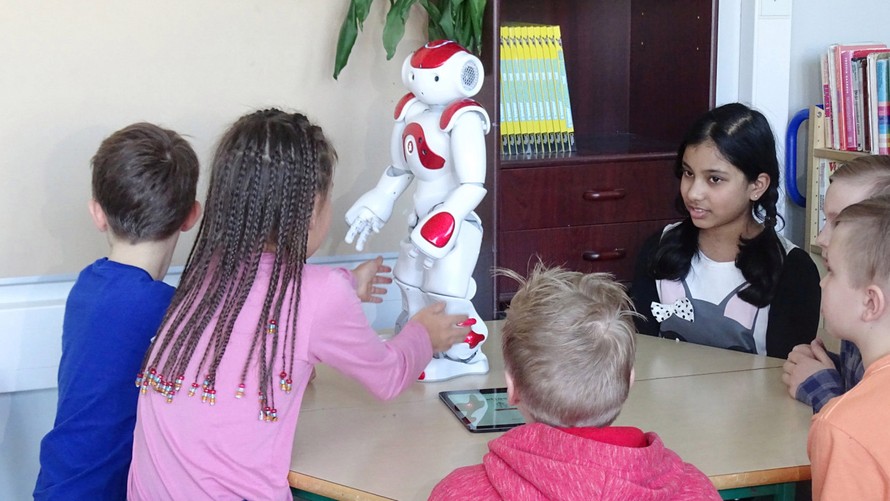 Robot đang 'tiến vào' trường học để hỗ trợ giảng dạy