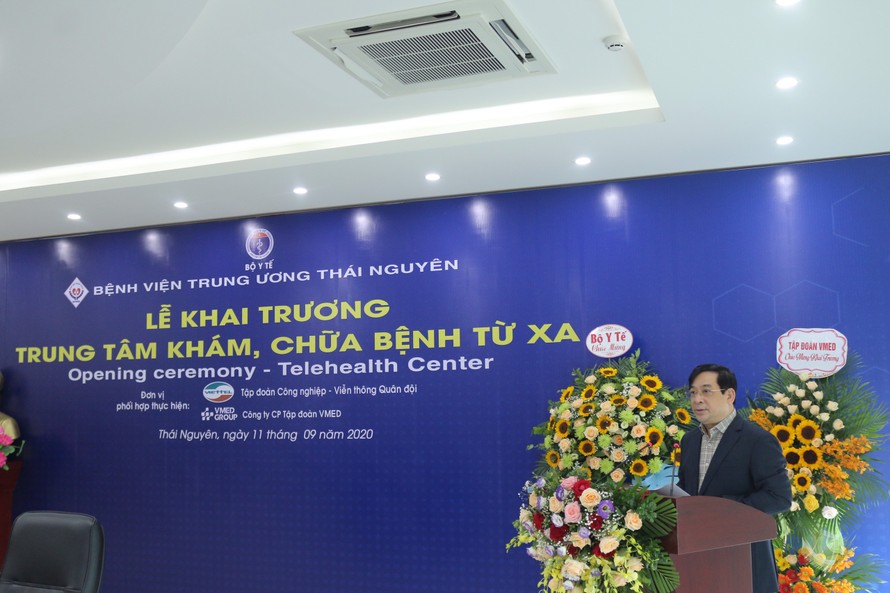 PGS.TS Lương Ngọc Khuê, Cục trưởng Cục Quản lý Khám, chữa bệnh phát biểu tại buổi khai trương Trung tâm Khám chữa bệnh từ xa-BV Trung ương Thái Nguyên.