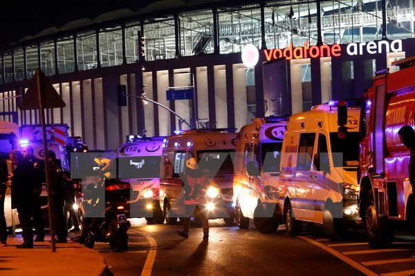 Xe cứu thương được điều động tới hiện trường vụ nổ ở Istanbul. (Nguồn: EPA/TTXVN)