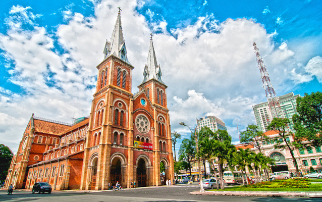 Nhà thờ Đức Bà Sài Gòn gần 140 năm tuổi