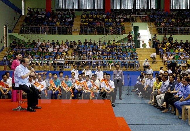 Thủ tướng Chính phủ Nguyễn Xuân Phúc tại buổi đối thoại trực tiếp với 3.000 công nhân, người lao động thuộc các khu công nghiệp, khu chế xuất 8 tỉnh, thành phố khu vực phía Nam từ Đà Nẵng đến TP Hồ Chí Minh