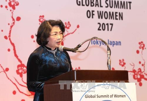 Phó Chủ tịch nước Đặng Thị Ngọc Thịnh dự và phát biểu tại Lễ bế mạc Hội nghị Thượng đỉnh Phụ nữ toàn cầu lần thứ 27. Ảnh: TTXVN