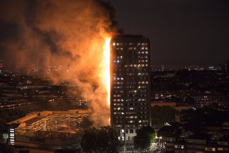 Vụ cháy chung cư ở Anh: Nạn nhân thiệt mạng có thể tăng lên 58 người