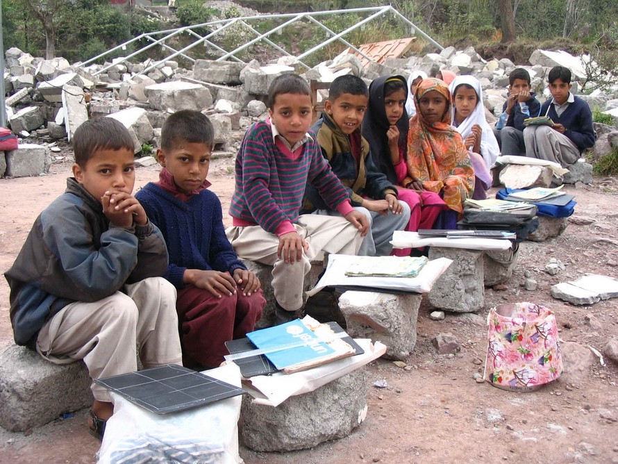 UNESCO: Học trung học có thể giúp hàng triệu người thoát nghèo