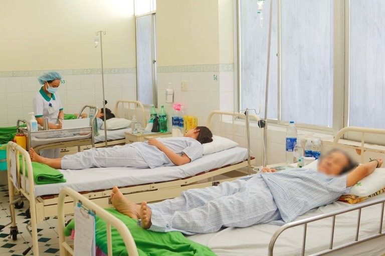 Du khách Lào bị ngộ độc điều trị tại BV Hoàn Mỹ Đà Nẵng