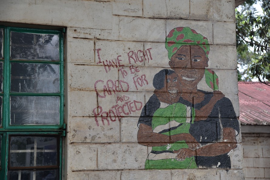 Bức tranh tường, thể hiện ước vọng của những đứa trẻ nhiễm HIV tại Tanzania