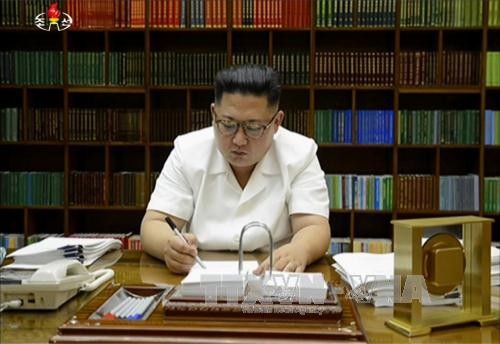 Nhà lãnh đạo Triều Tiên Kim Jong-un tại phòng làm việc ở Bình Nhưỡng ngày 28/7. Ảnh: YONHAP