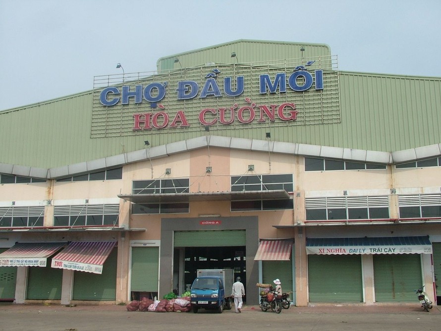 Chợ Đầu mối Hòa Cường (thuộc phường Hòa Cường Nam, quận Hải Châu, Tp Đà Nẵng).