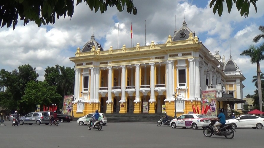 Nhà hát Lớn Hà Nội đã chính thức mở cửa phục vụ du khách