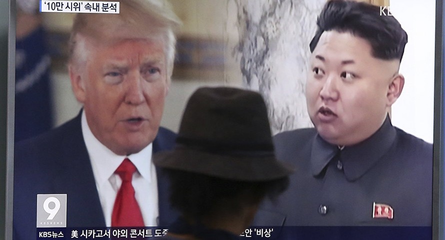 Hình ảnh Tổng thống Mỹ Donald Trump và nhà lãnh đạo Triều Tiên Kim Jong-un trong bản tin của truyền thông Hàn Quốc