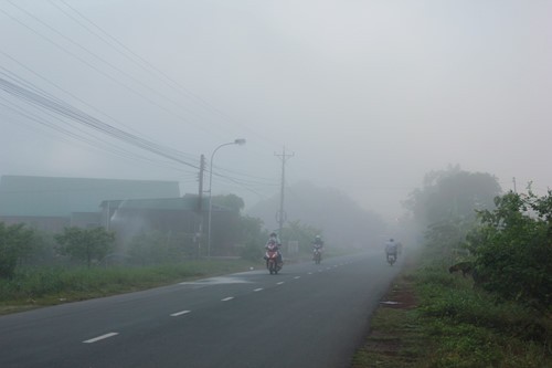 Sương mù bao phủ dày đặc ở Tây Ninh 