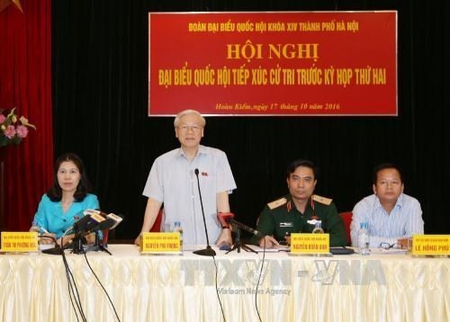 Tổng Bí thư Nguyễn Phú Trọng phát biểu tại một cuộc tiếp xúc cử tri quận Hoàn Kiếm năm 2016. Ảnh: TTXVN 
