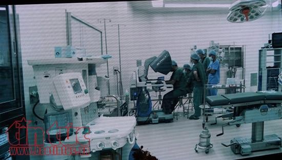 Bệnh viện Chợ Rẫy đưa robot phẫu thuật nội soi vào điều trị cho bệnh nhân