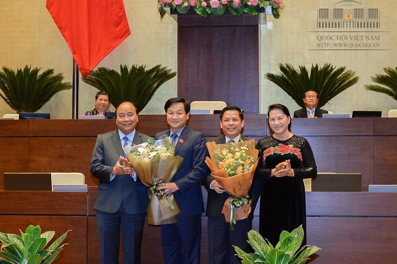 Thủ tướng Chính phủ Nguyễn Xuân Phúc, Chủ tịch Quốc hội Nguyễn Thị Kim Ngân chúc mừng ông Nguyễn Văn Thể và ông Lê Minh Khái