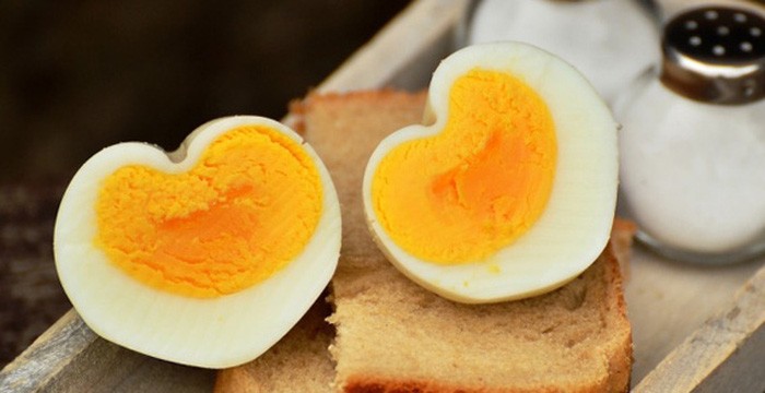 Luộc trứng không đơn giản, thậm chí mang độc vào người