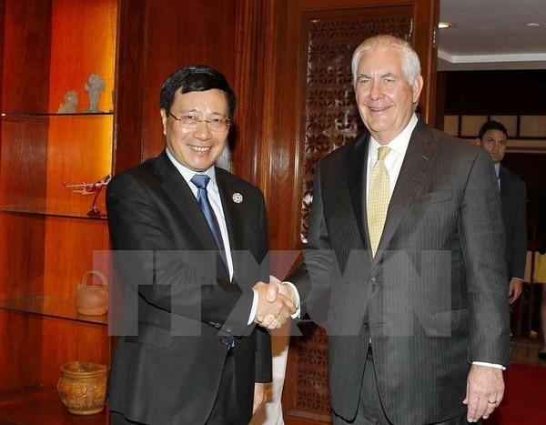 Phó Thủ tướng, Bộ trưởng Ngoại giao Phạm Bình Minh tiếp Bộ trưởng Ngoại giao Hoa Kỳ Rex Tillerson.