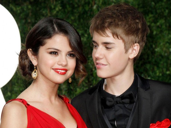 Justin và Selena Gomez đi nhà thờ riêng rẽ giữa tin đồn trục trặc