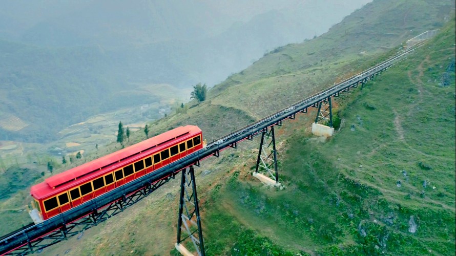 Từ ngày 31/3, Sa Pa có tuyến tàu hỏa leo núi hiện đại bậc nhất Việt Nam